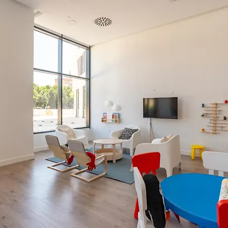 Skyline Rooftop Pool & Coworking By Ele