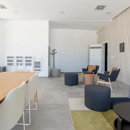 Skyline Rooftop Pool & Coworking By Ele Malaga