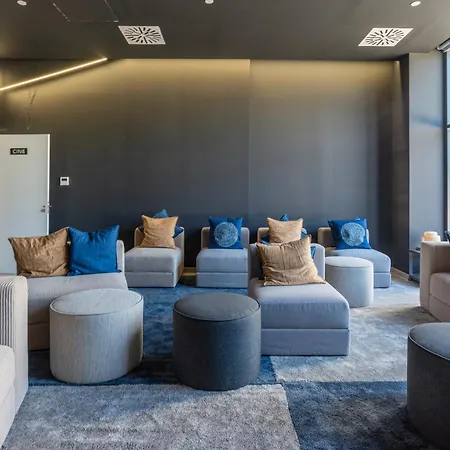 Skyline Rooftop Pool & Coworking By Ele Málaga